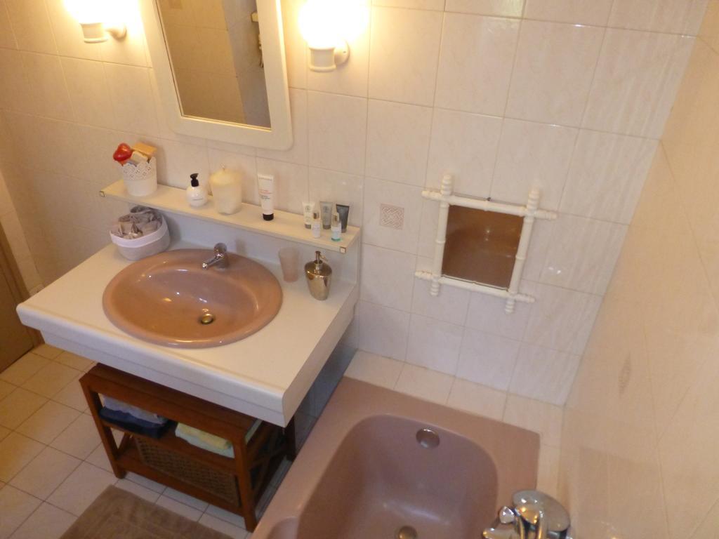 Hotel La Manzanera Roquefort Les Pins Pokoj fotografie