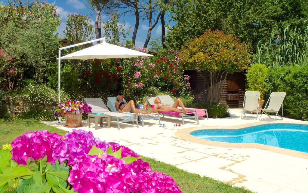 Hotel La Manzanera Roquefort Les Pins Exteriér fotografie
